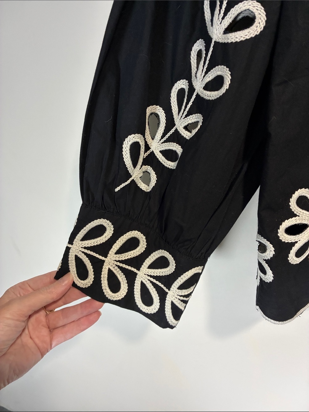 H&M Black Embroidered Eyelet Floral Puff Sleeve Crop Top Medium NWT - Picture 6 of 11